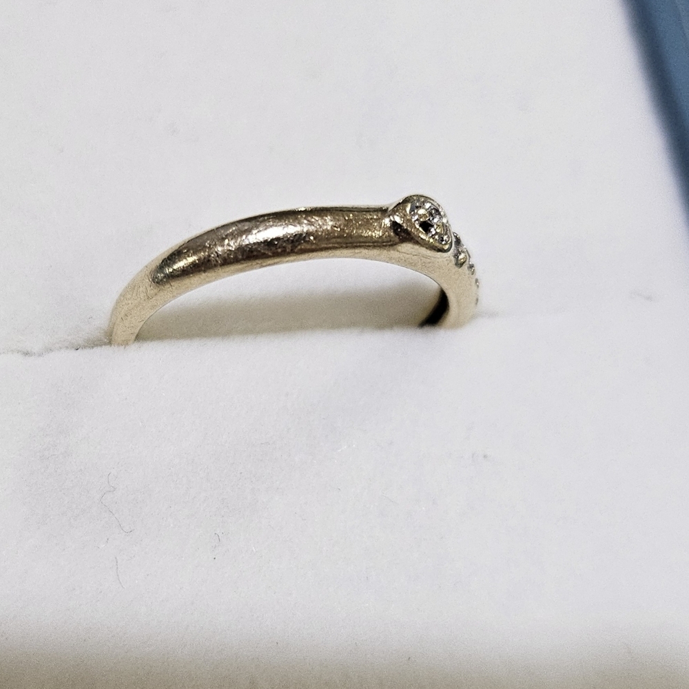 10K Diamond Heart Ring - Picture 5 of 7